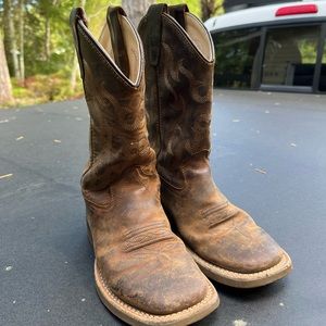 Kids cowboy boots size 12